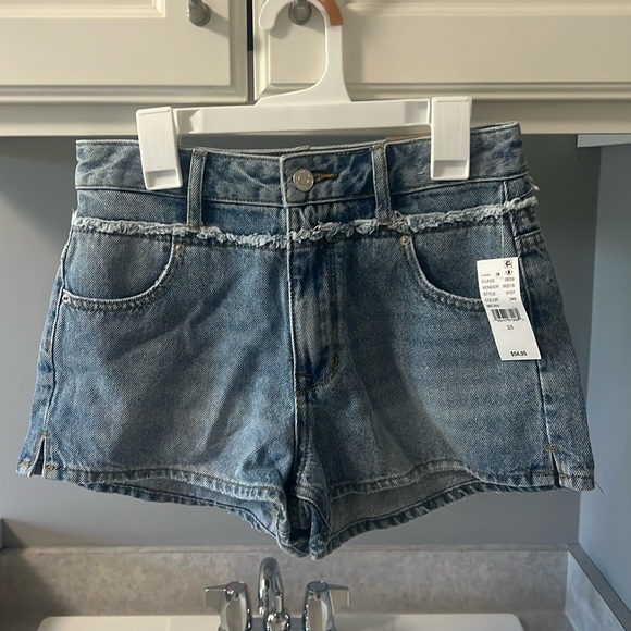 PacSun Pants - NWT * PacSun High Rise Denim Festival Shorts Size 25